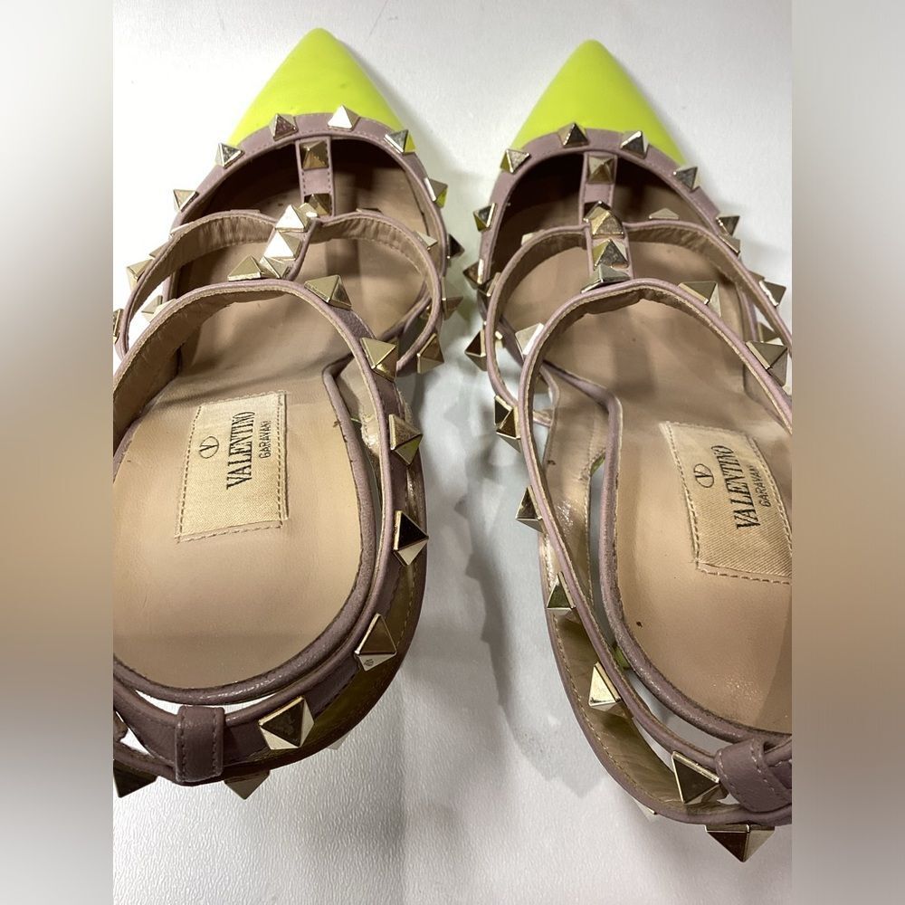 Valentino Garavani Neon Yellow Parent Leather Rockstud Pumps EU Size 37.5 - Picture 4 of 16